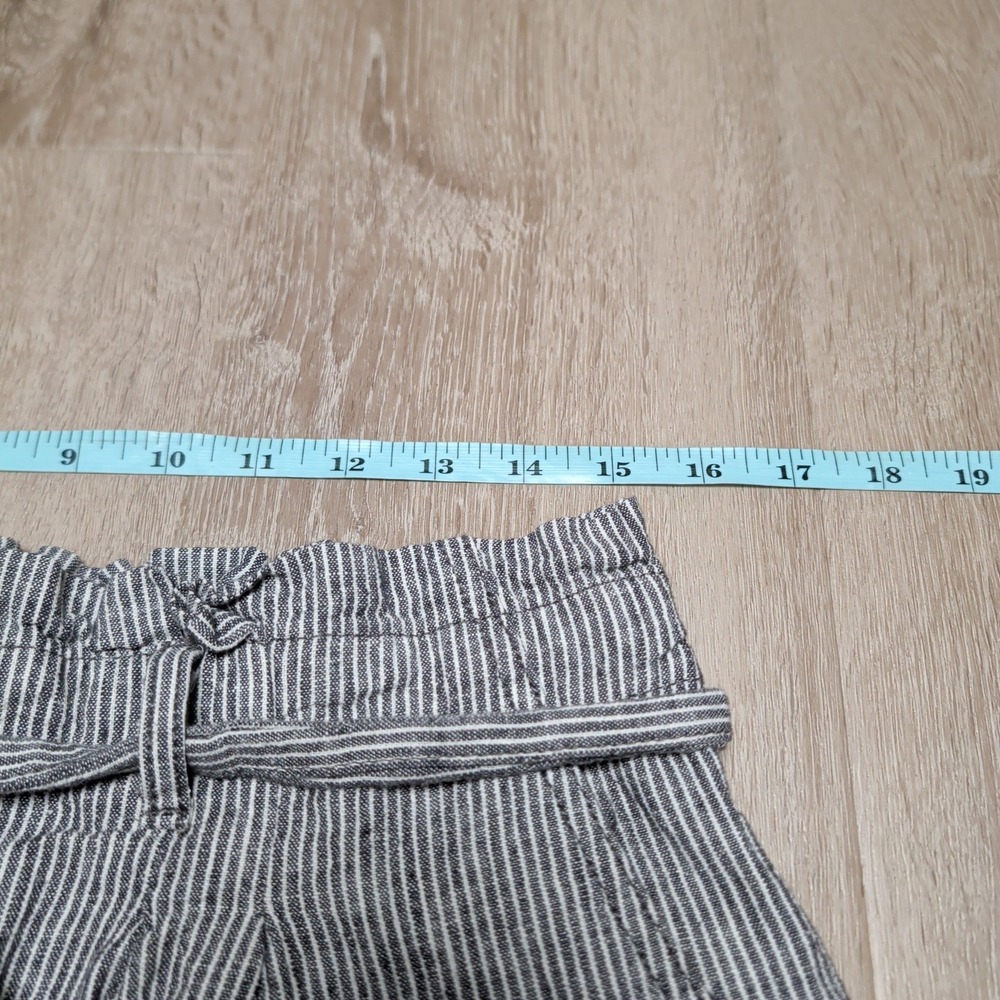 LOFT Grey White Pinstripe Paperbag Waist Mini Skirt with Tie Belt Womens Size 10 - Picture 5 of 6